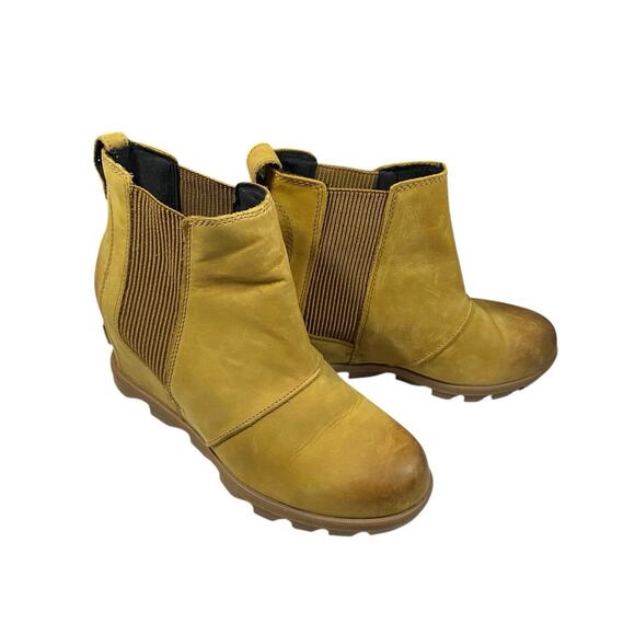 Sorel Shoes - Sorel Joan Of Arctic Waterproof Chelsea Wedge Boots - 9